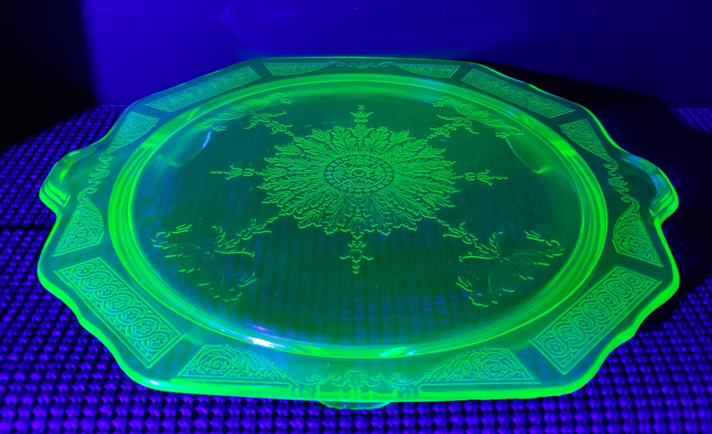 1932 Hocking Glass Uranium Serving Dish